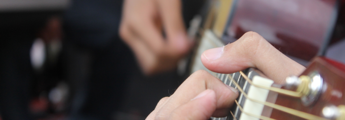 10 Essential Guitar Chords for Beginners: Building the Foundation ...